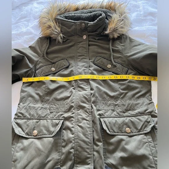 DKNY Women’s Large Hunter Green Faux Fur Lined Hood Button/Zip Coat - Picture 6 of 16
